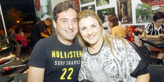 Querido casal! Áureo Faleiros Filho e Flávia Bittar Garcia no Sumô Sushi Bar